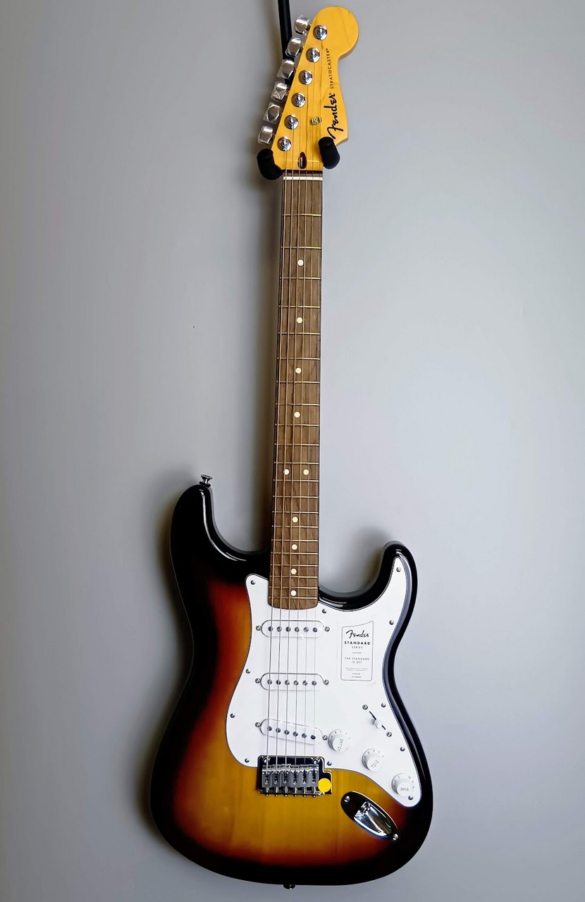 Fender 【現物画像】 Standard Stratocaster 3-Color Sunburst エレキ
