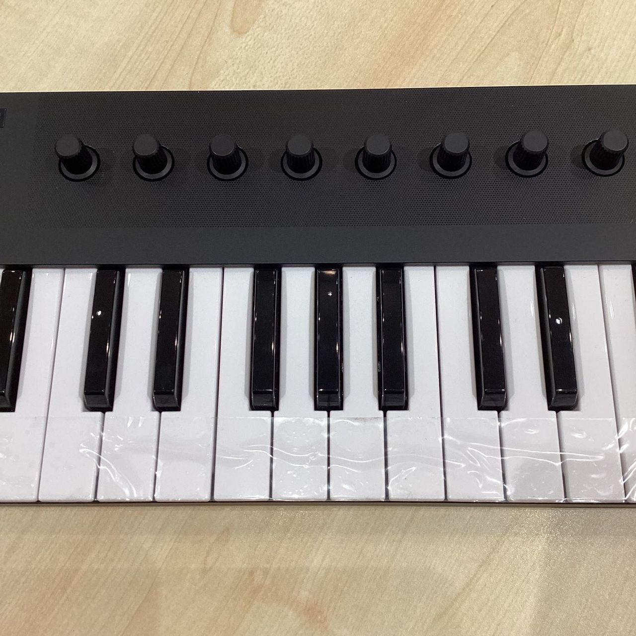 鍵盤 : Komplete Kontrol M32 : ソフトウェアアップデート | Komplete