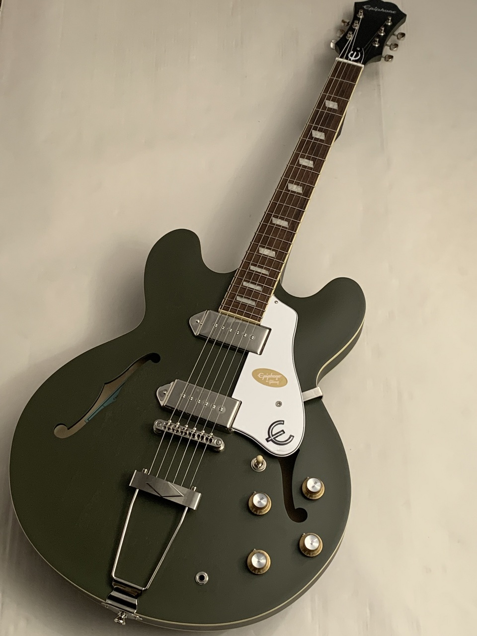 Epiphone Casino Worn Olive Drab 美品 Epiphone Casino Worn Worn Olive Drab エレキギター 初心者14点セット