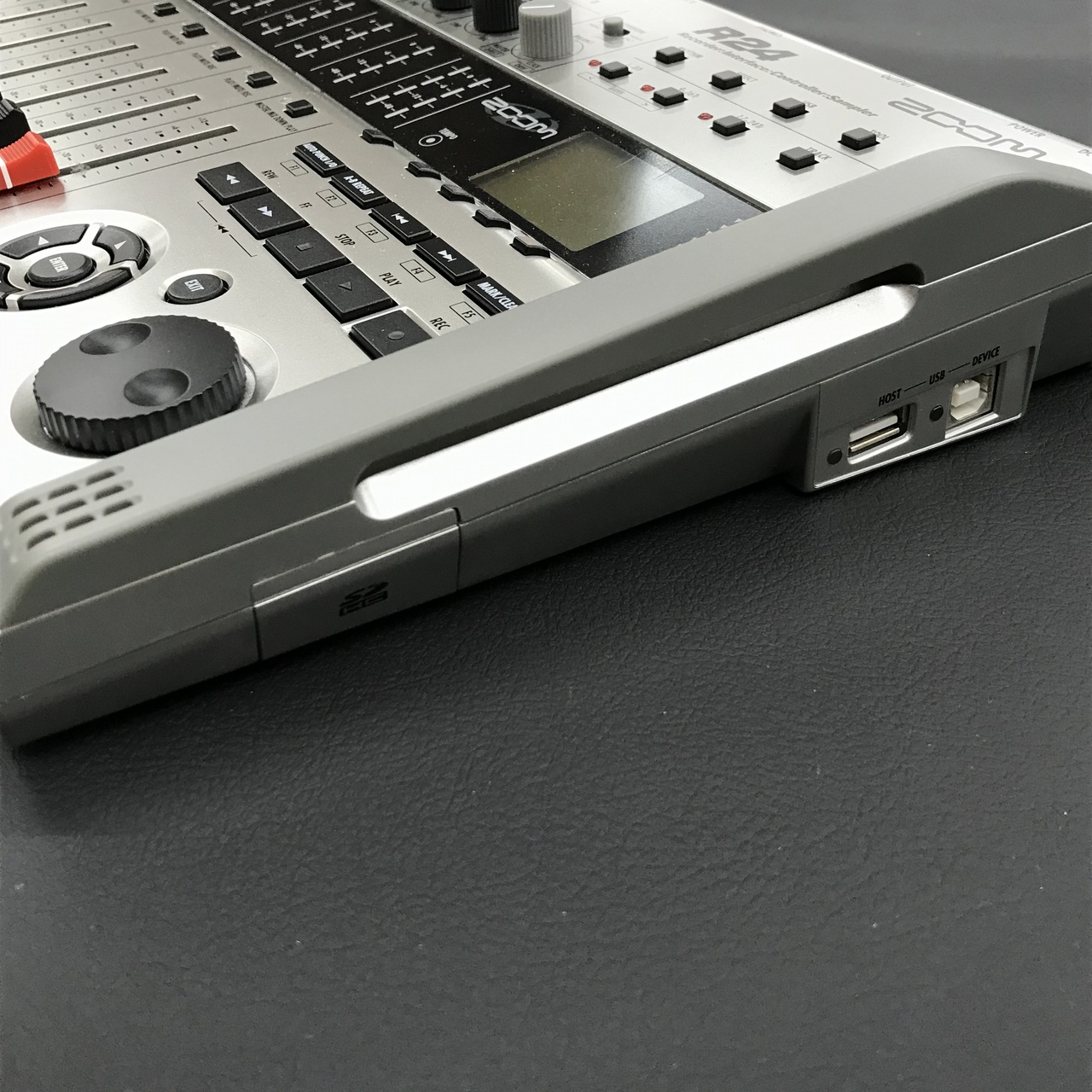 ZOOM R24 MultiTrakRecorder（中古）【楽器検索デジマート】