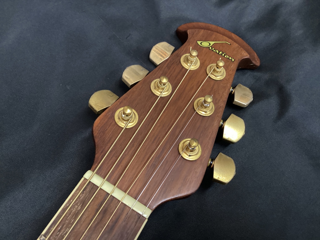 Ovation Celebrity Deluxe CS-257 (オベーション エレアコ)（中古）【楽器検索デジマート】