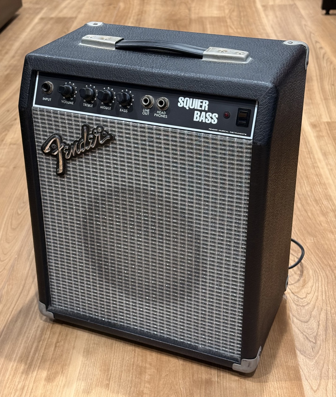 Squier スクワイヤー　SK 15B ベース用アンプ Fender Japan SQB-15 SQUIER BASS（中古）【楽器検索デジマート】