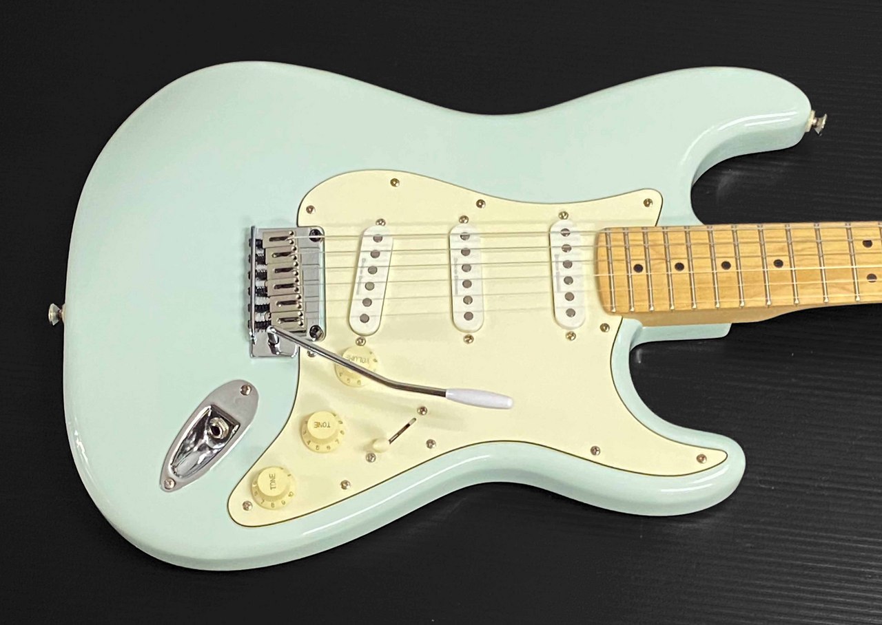 Squier by Fender Deluxe Stratocaster Daphne Blue（中古