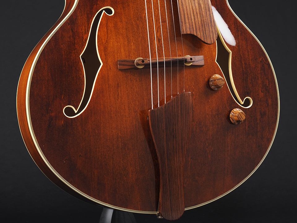 Eastman AR-403CE/SB 週間セール❗️ Eastman AR-403CE ~Antique Red~（中古）【楽器検索デジマート】