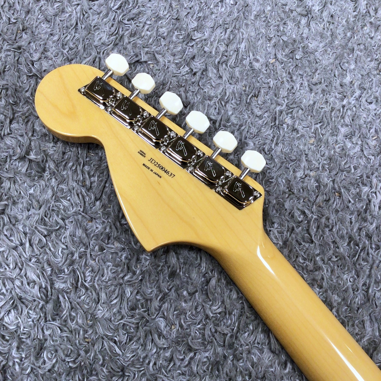 Fender Made in Japan Traditional 70s Mustang Candy Apple Red