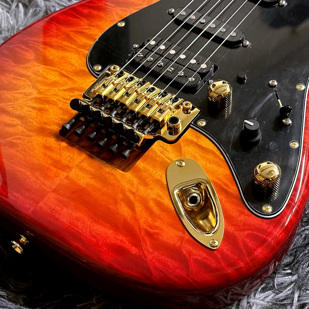 James Tyler Japan L.A.Studio Classic FRT Cherry Sunburst Quilted