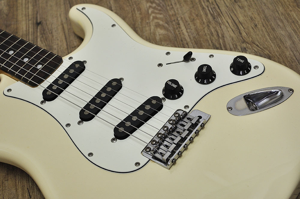 Fender Japan ST72-85SC（中古）【楽器検索デジマート】