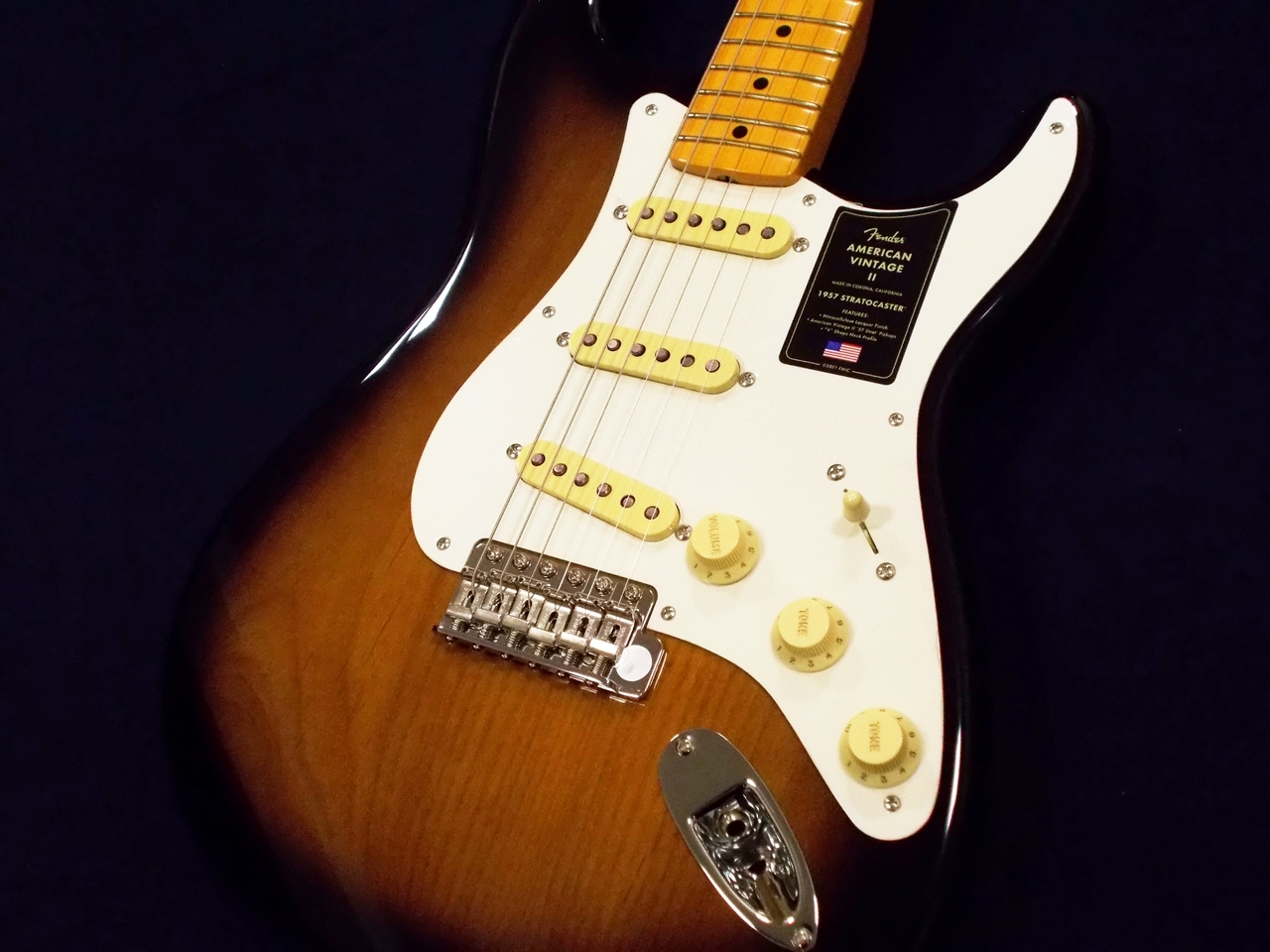 Fender American Vintage II 1957 Stratocaster Maple Fingerboard 2 