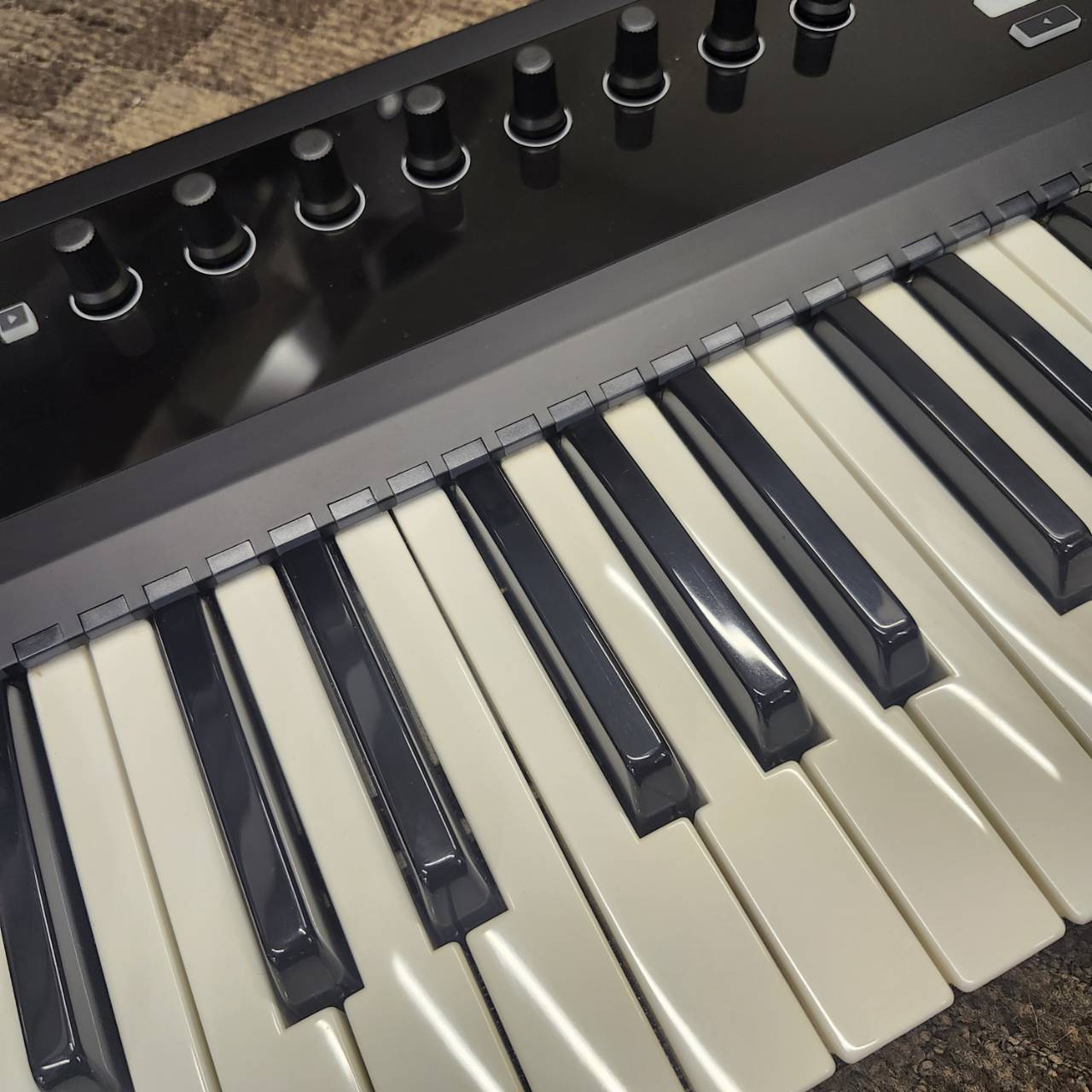 NATIVE INSTRUMENTS KOMPLETE KONTROL S49 mk1（中古/送料無料）【楽器 