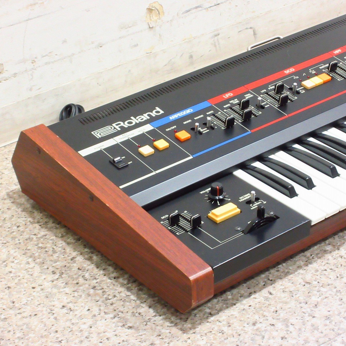 Roland JUNO-60 