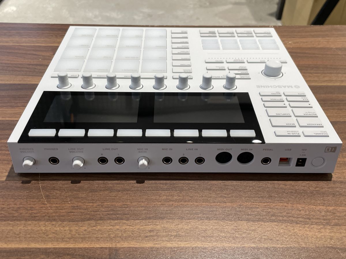 NATIVE INSTRUMENTS MASCHINE MK3 Limited Edition Vapor Gray Decksaver カバーu0026ガイドブック付属（中古/送料無料）【楽器検索デジマート】