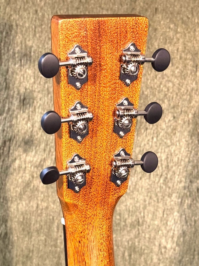 Martin 【オールマホガニーボディ】00-15M #3008424【USA製】（新品