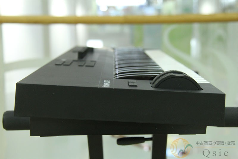 NATIVE INSTRUMENTS KOMPLETE KONTROL A61 [PL963]【神戸店在庫