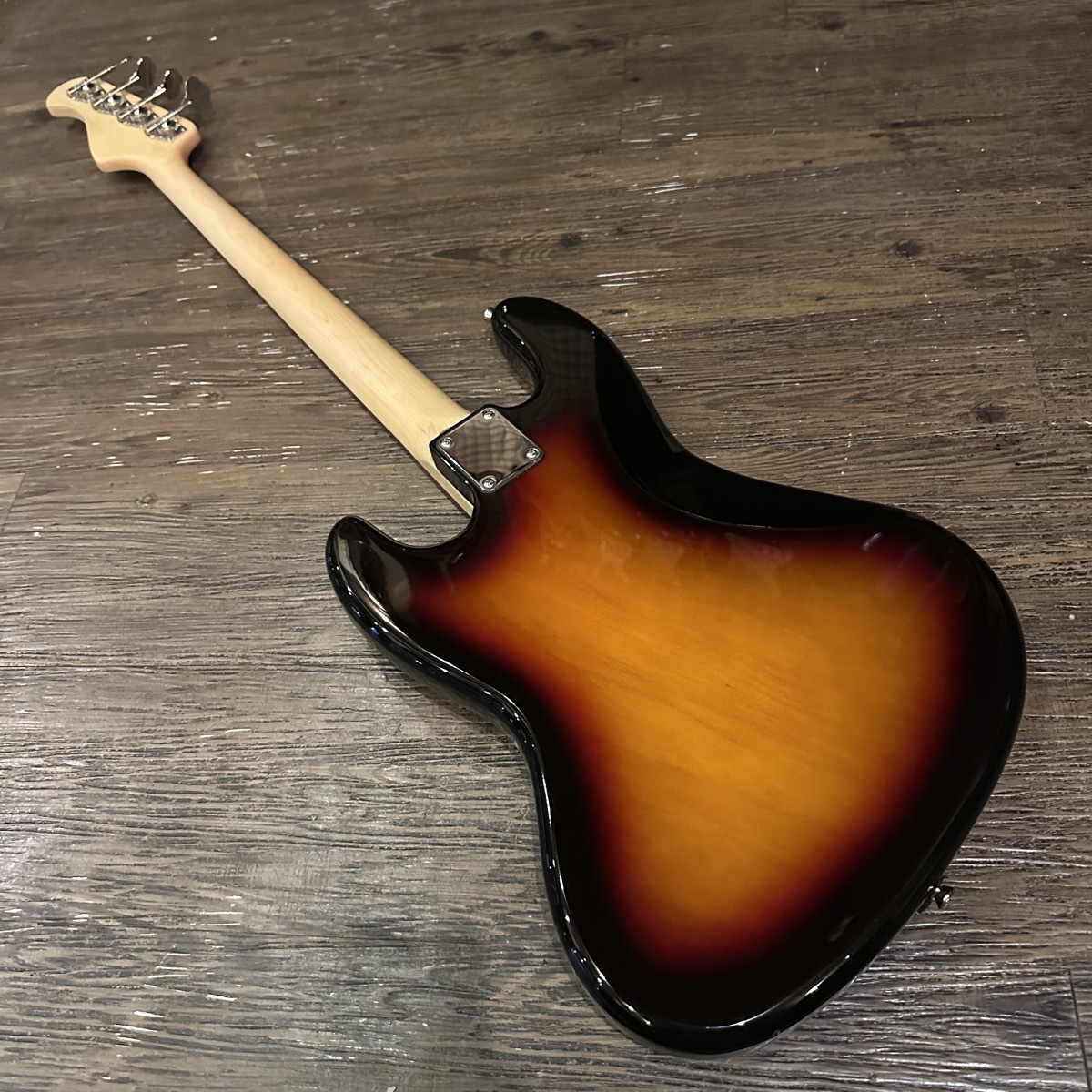 Bacchus BJB-300R 3TS Universe series Electric bass（中古