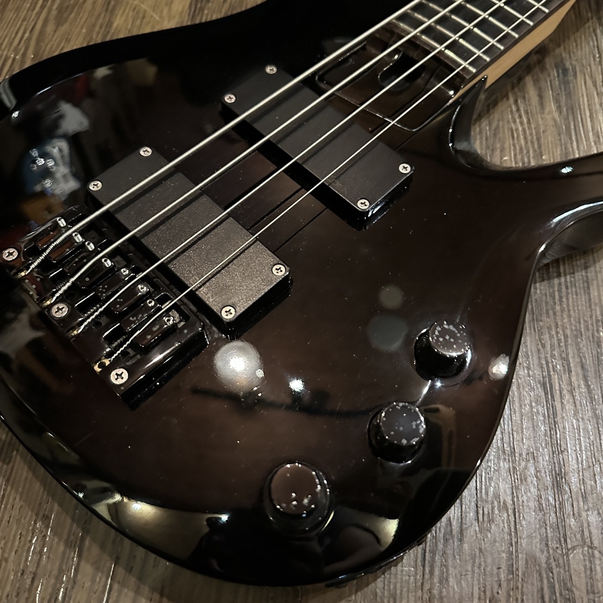 Washburn T14 BASS ベース　ワッシュバーン s-l400.jpg