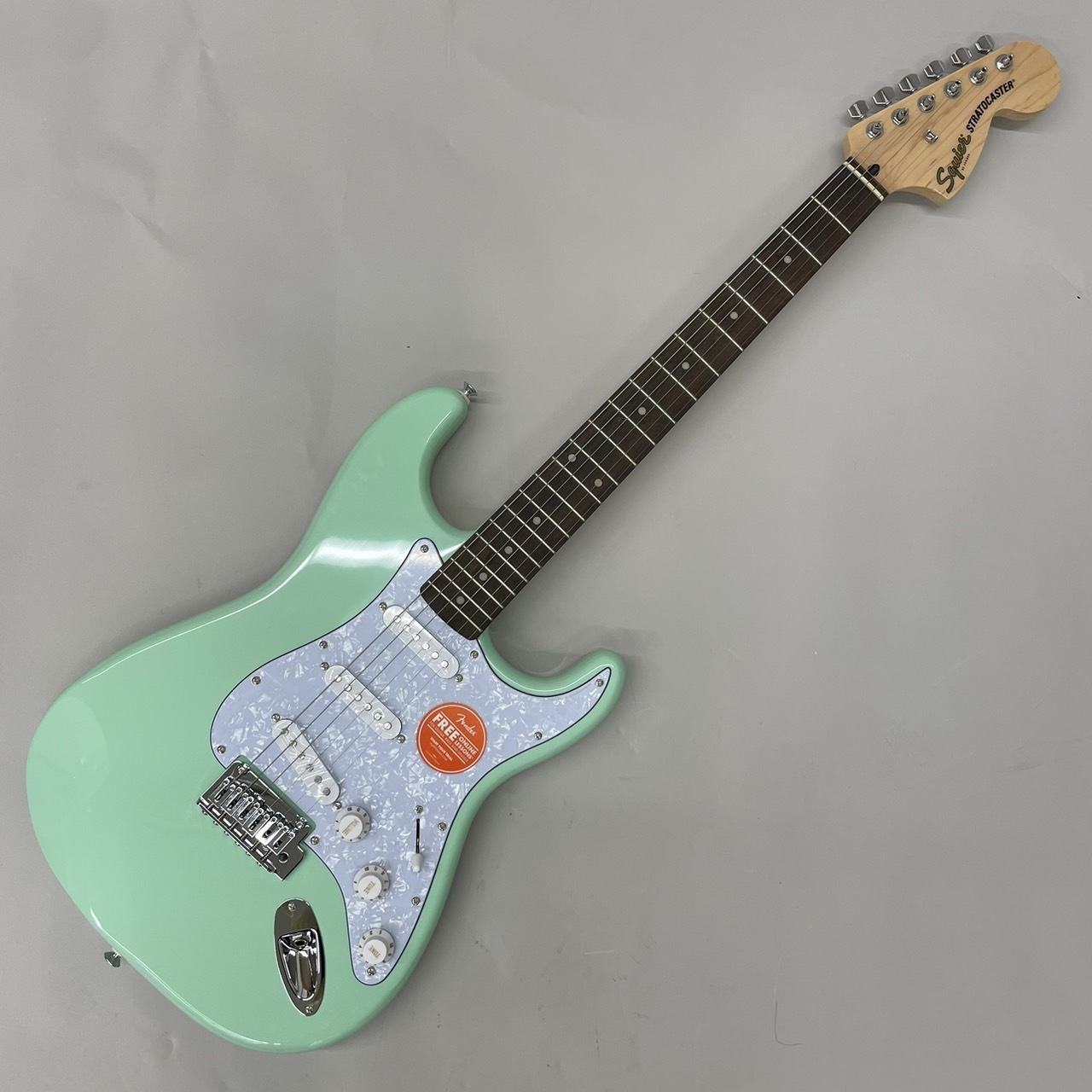 Squier by Fender FSR Affinity Stratocaster White Pearl Surf Green