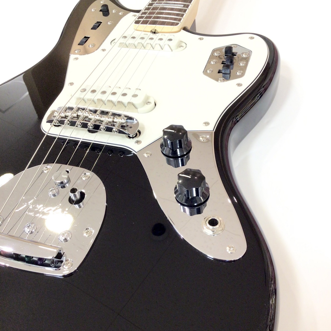 Fender Made in Japan Traditional Late '60s Jaguar【BLACK