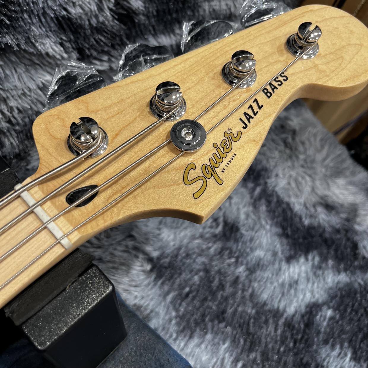 Squier by Fender Affinity Series Jazz Bass, Maple Fingerboard