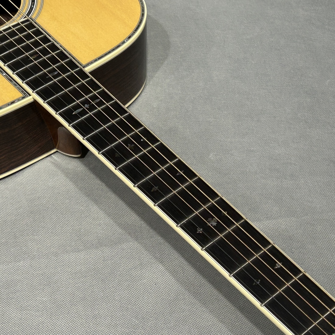 Martin 000-42 (2025) #2936817（新品特価）【楽器検索デジマート】