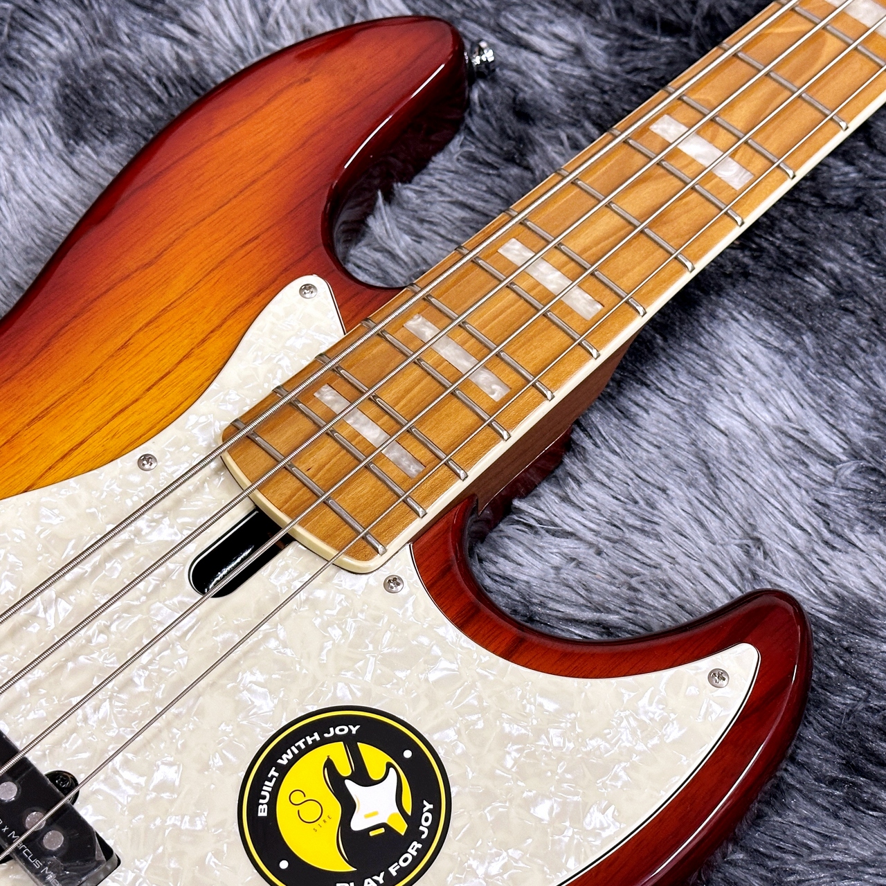 Sire Marcus Miller V8 4st TS (Tobacco Sunburst)【展示チョイキズ