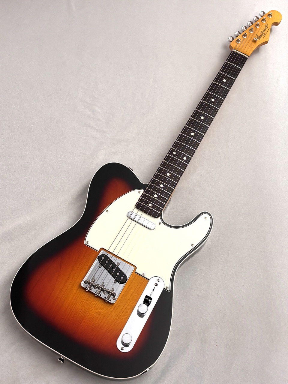 ギター VanZandt TLV-R2 3 Tone Sunburst Vanzandt TLV-R2 / 3 Tone Sunburst #10455 ≒3.44kg（新品）【楽器