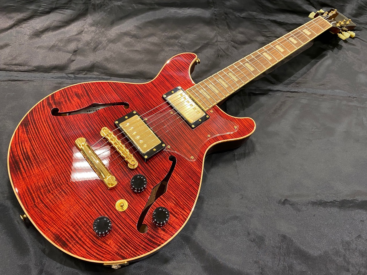 Seventy Seven Guitars ROBIN -STD /H CR - ギター