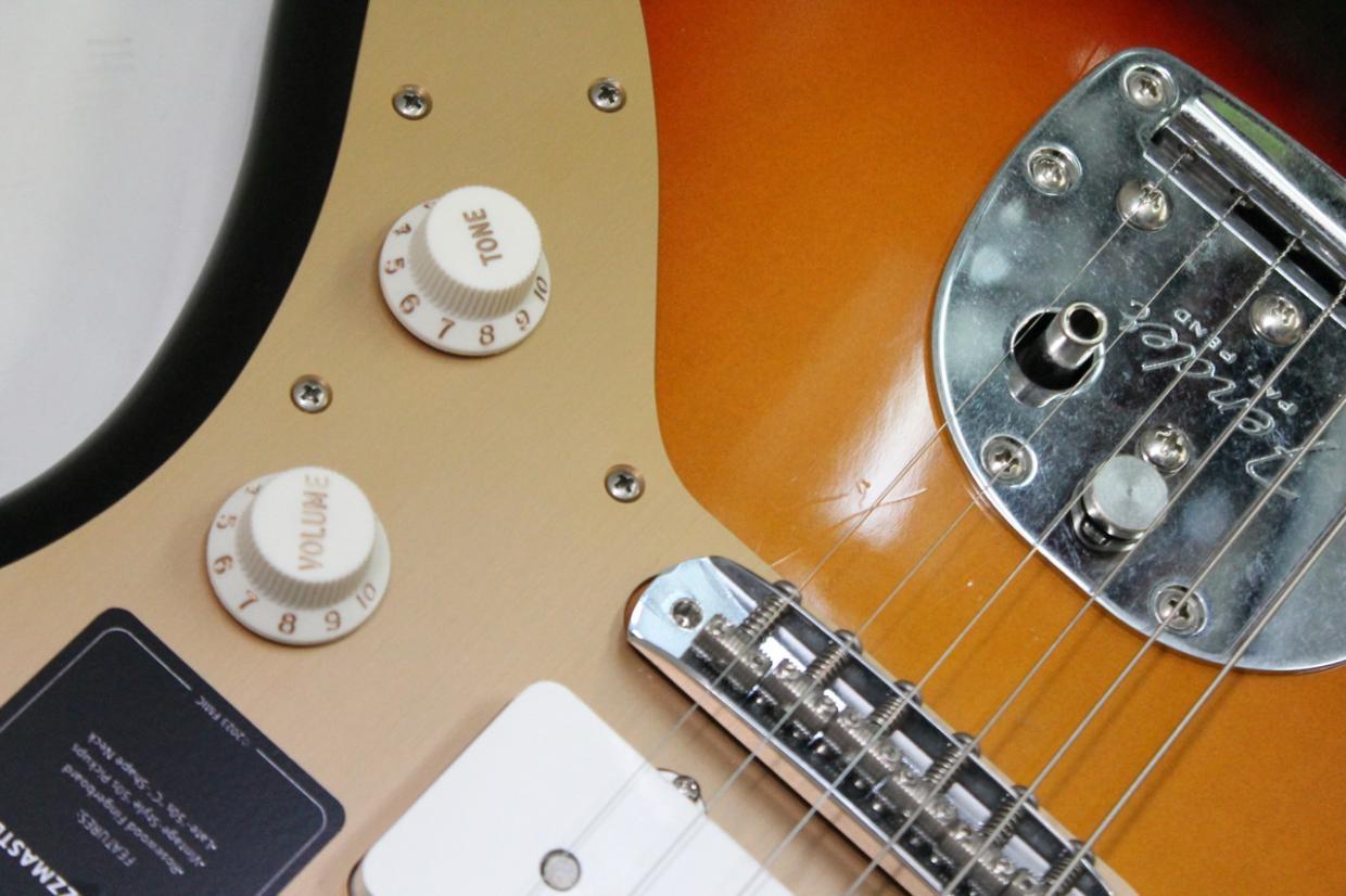 Fender Limited Edition Vintera II Road Worn '50s Jazzmaster / 3