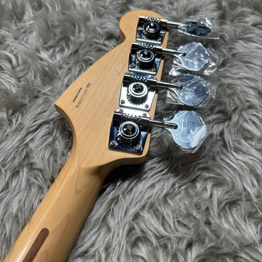 Fender Limited Edition MUSTANG BASS PJ Maple Fingerboard Lake