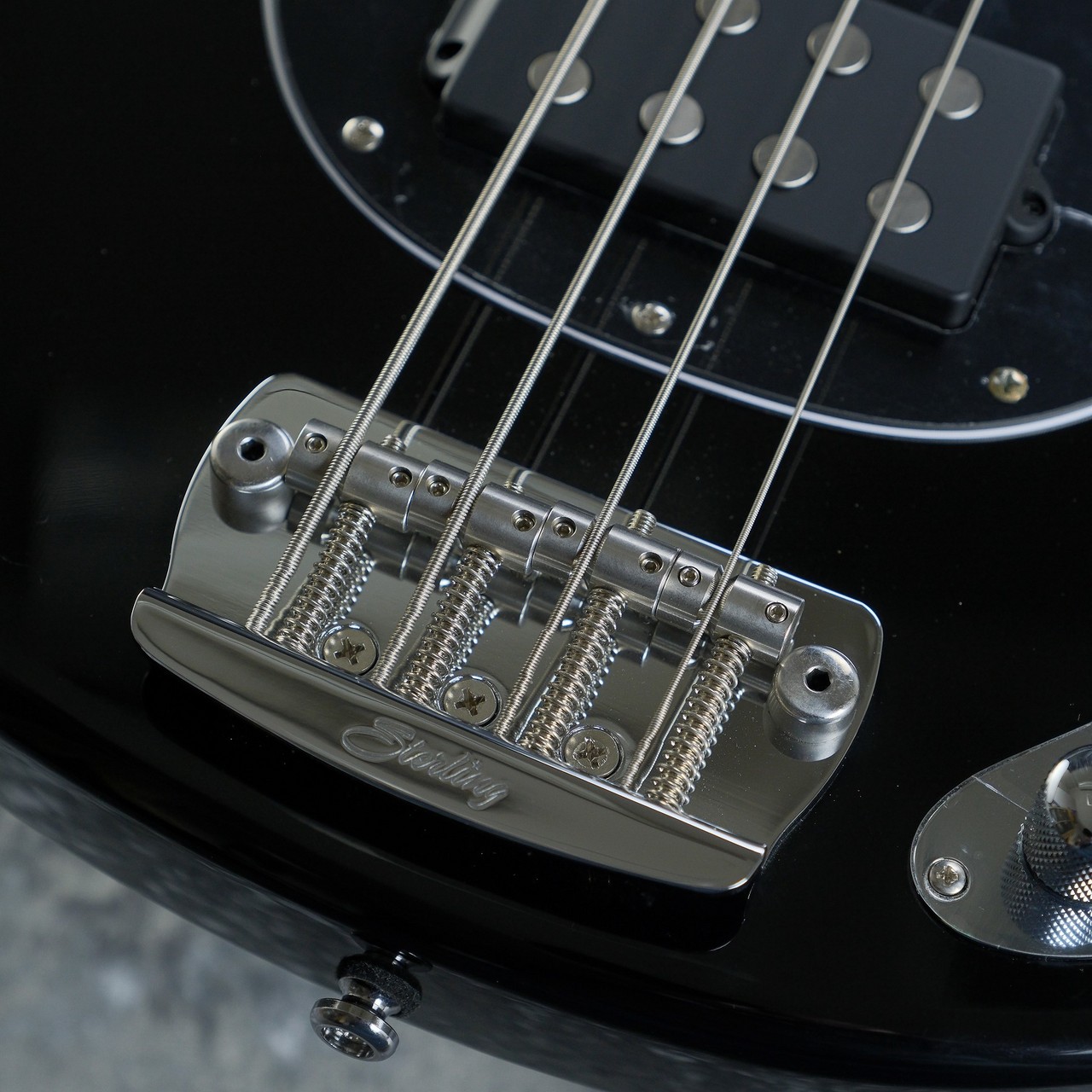 Sterling by MUSIC MAN Stingray RAY34 - Black - 【4.33kg