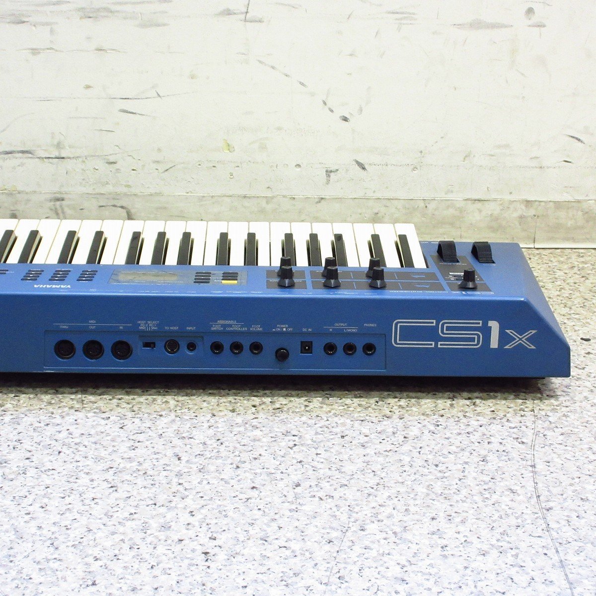 YAMAHA CS1x 