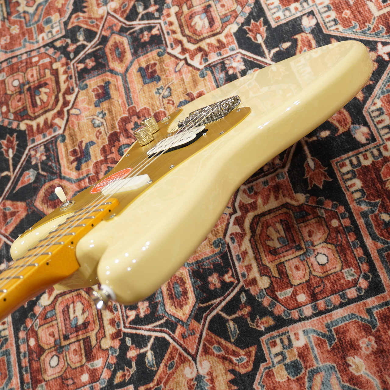 Squier by Fender Classic Vibe Duo-Sonic HS Gold Anodized Pickguard