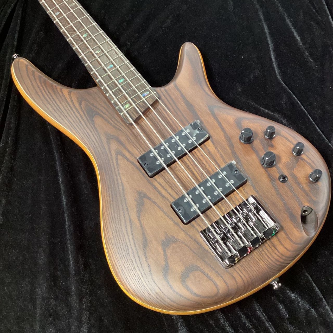 ESP エレキベース 4弦 【12/10まで取り置き中】 ESP エレキベース 4弦 【12/10まで取り置き中】 ESP エレキベース 4弦