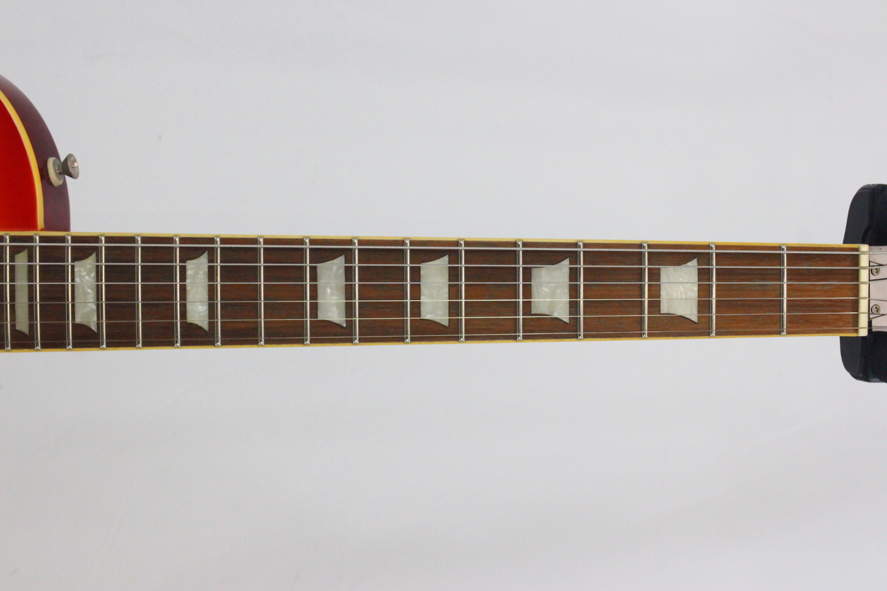 【ケース付】Epiphone Les Paul 2010 TRIBUTE エレキ ケース付】Epiphone Les Paul 2010 TRIBUTE エレキ Epiphone Les