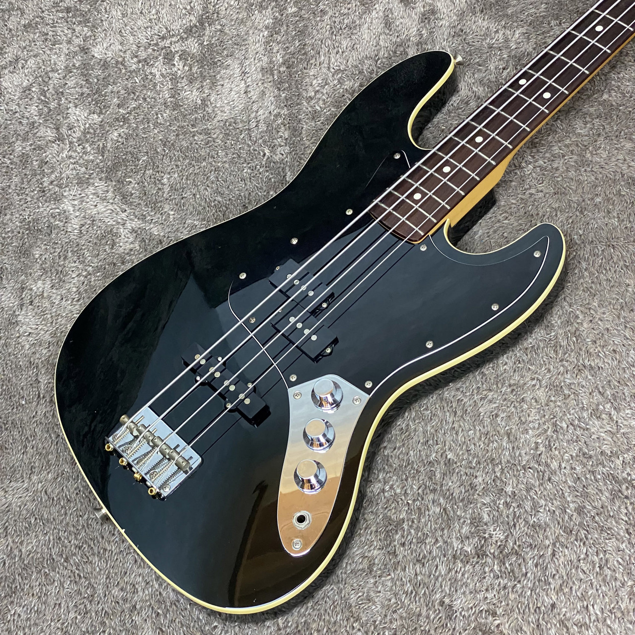 Fender Japan Aerodyne Jazz Bass ハードケース付き | www ...