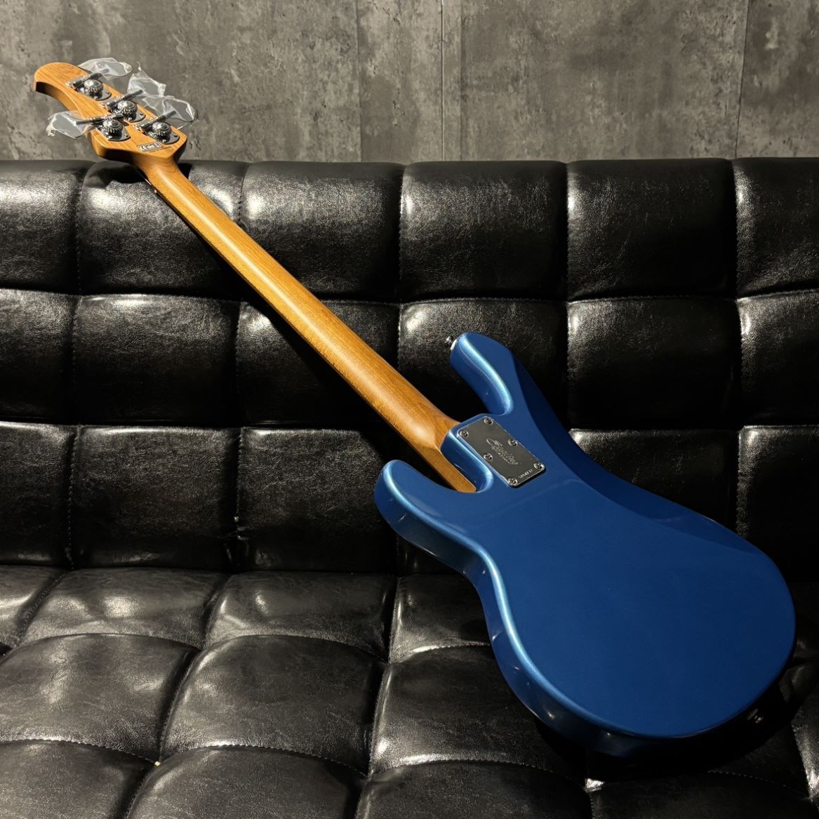 Sterling by Musicman RAYSS4 30\" ショートスケール Amazon.com: StingRay Short Scale : Musical Instruments