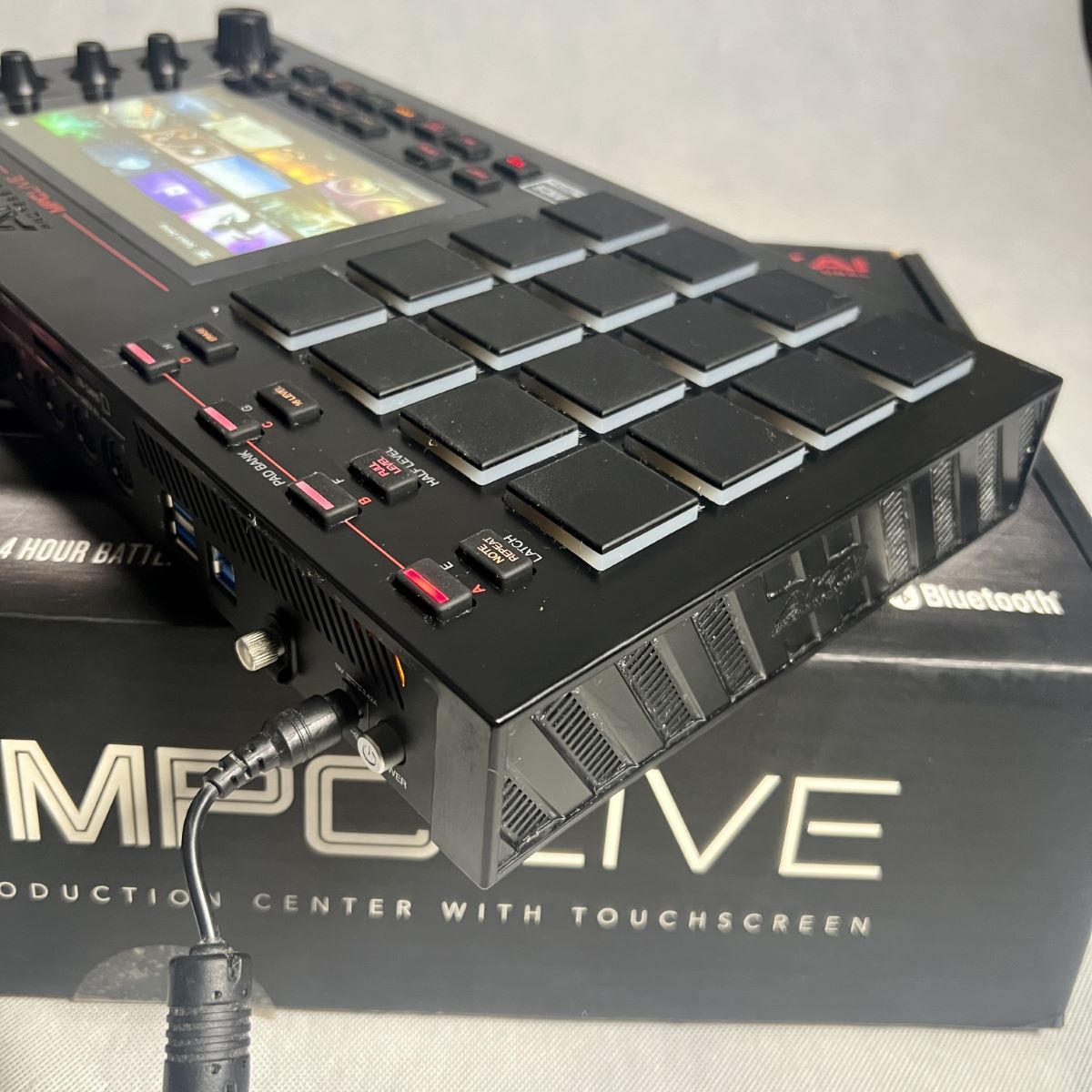 AKAI MPC Live（中古/送料無料）【楽器検索デジマート】