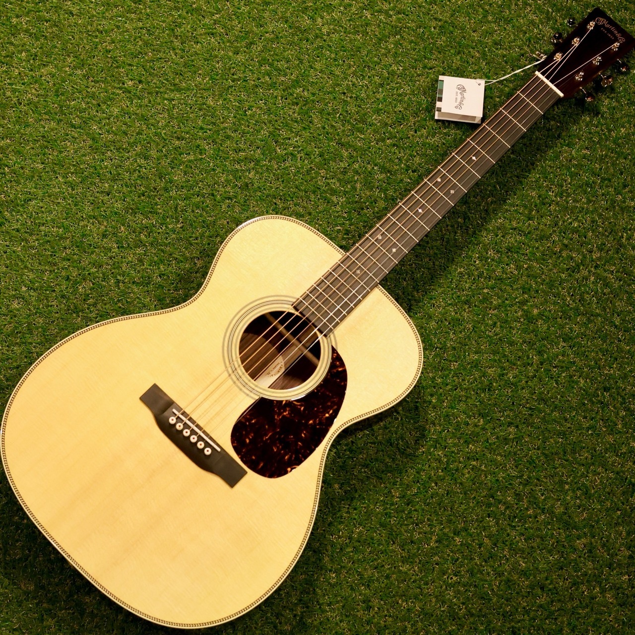 Martin 【即納可能】000-28 シリアルナンバー:2990760 【これぞ万能