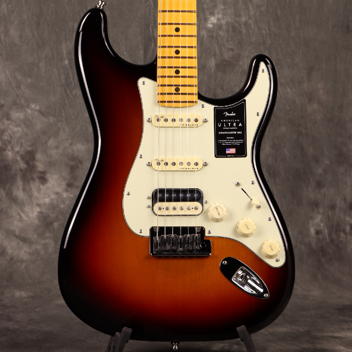 Fender American Ultra Stratocaster HSS Maple Fingerboard