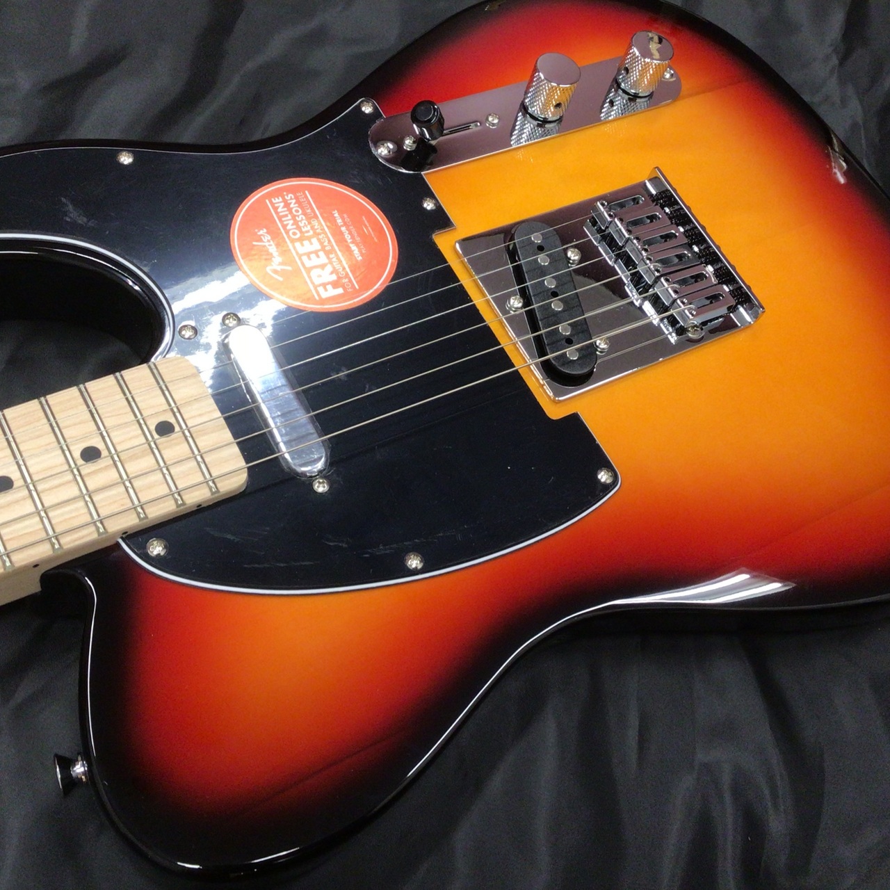 Squier by Fender Affinity Series® Telecaster® 3-Color Sunburst