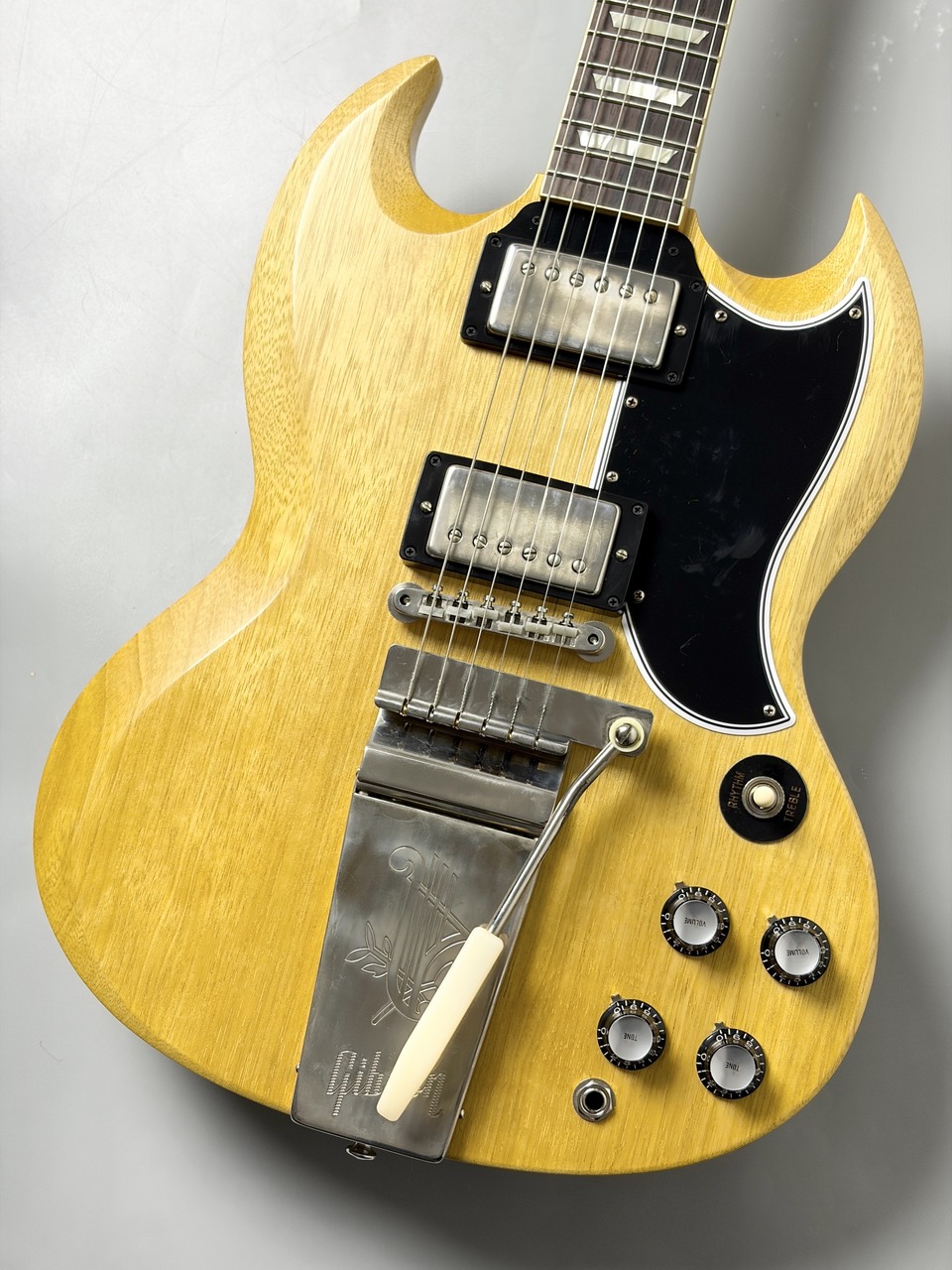 Gibson Custom Shop LE 1964 SG Standard Reissue Korina with Maestro