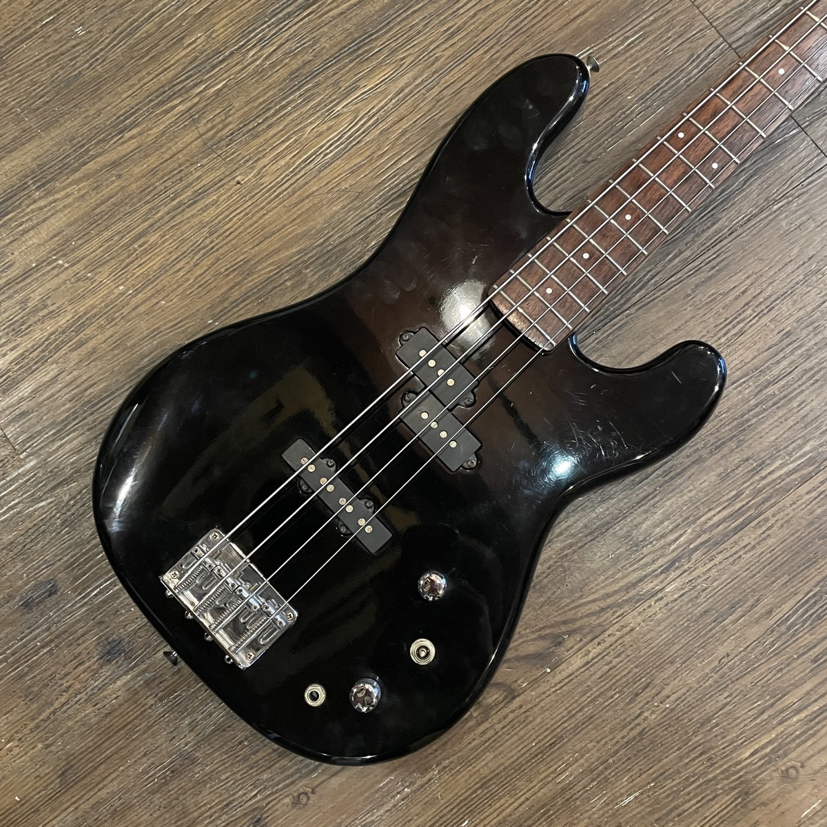 美品 Mad Axe BY Aria ProⅡエレキベース 【整備品】 美品 Mad Axe BY Aria ProⅡエレキベース 【整備品】 - メルカリ