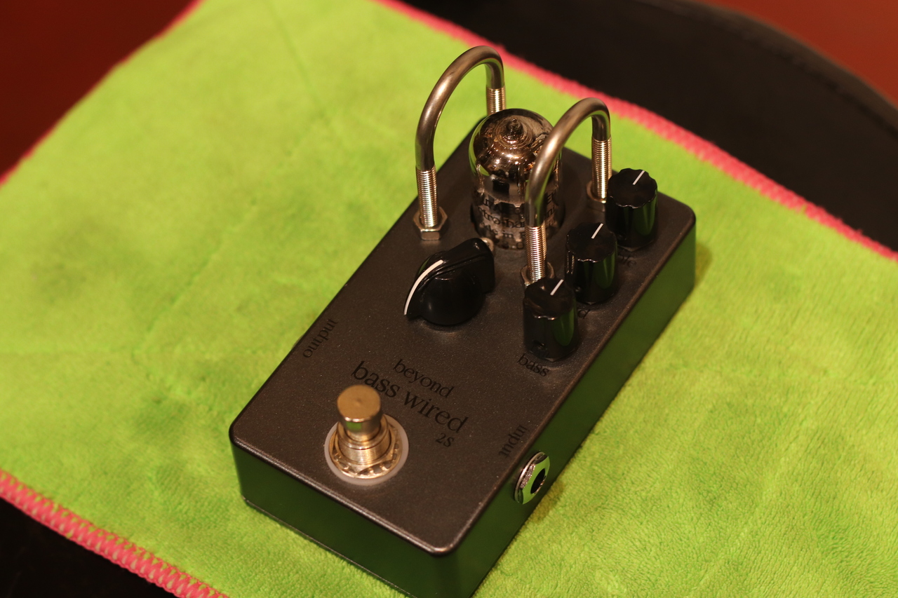 【ほぼ新品】beyond bass wired 2S ベースエフェクター beyond bass wired 2S ビヨンド・ベース・ワイヤード2S 真空管