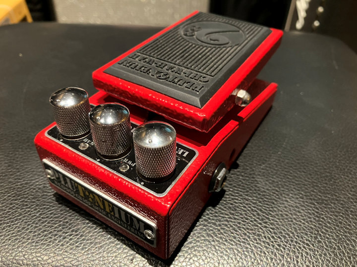 Plutoneium Chi-Wah-Wah Bass（中古）【楽器検索デジマート】