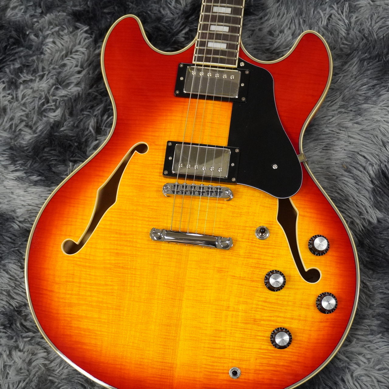 Sire Larry Carlton H7 CS (Cherry Sunburst)【2025年製