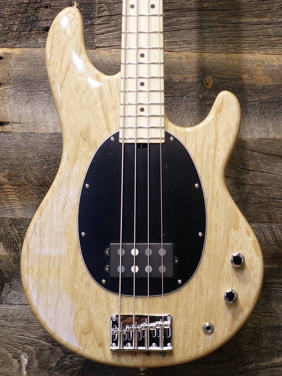 ベース Three Dots Guitars FB ThreeDotsGuitarsのベース第3弾、FB Model!あのファンキーで