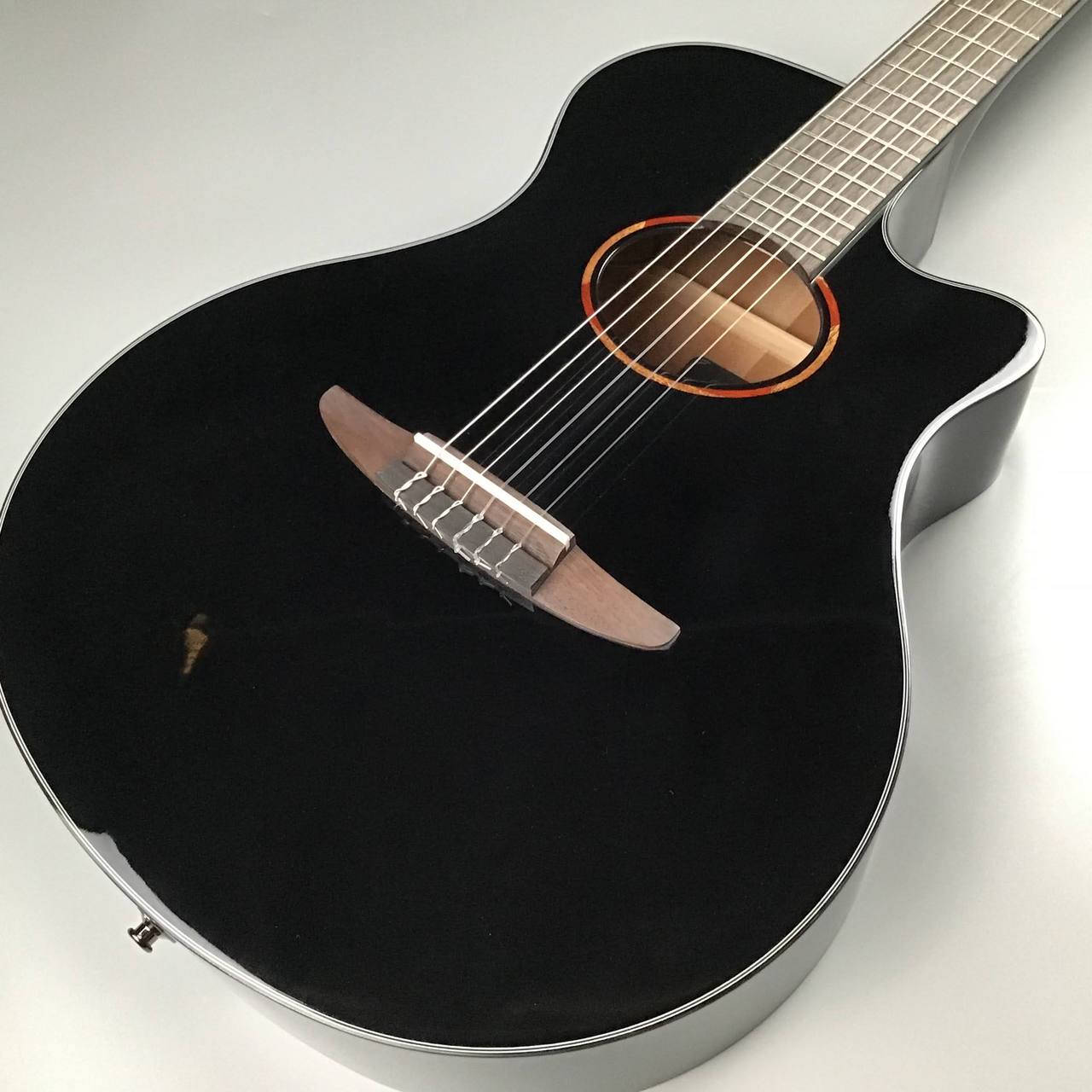 処分価格エレガットYAMAHA NTX1 (Black)エレガット ギター