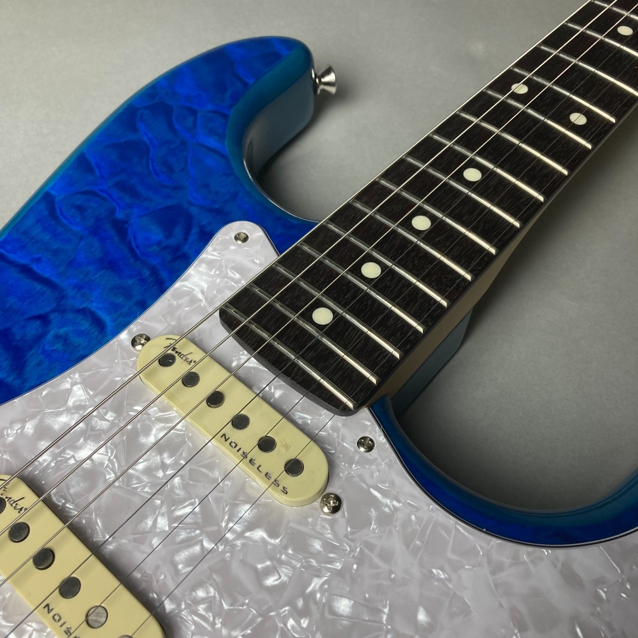 ギター Fender Japan TRADNL60S STRAT-FRD WSTRIPE Fender Japan TRADNL60S STRAT-FRD WSTRIPE