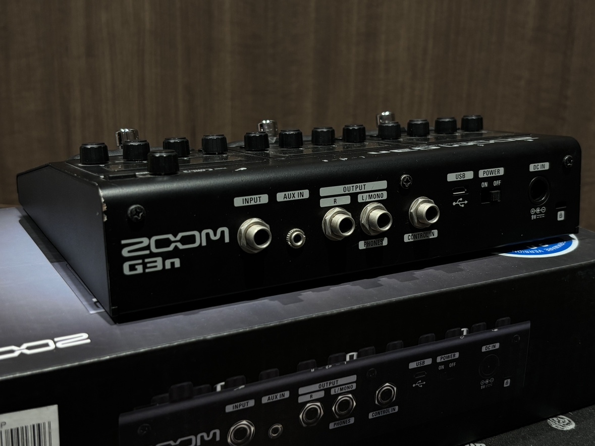 ZOOM G3n 本体・箱・電源アダプター・マニュアル・保証書付属（中古