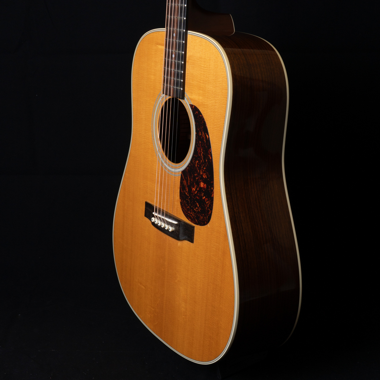 Martin D-28 2004〜2005年製【新品ギグケース付】 中古】Martin D-28 2005年製【デジマート掲載中】 - 神奈川県の