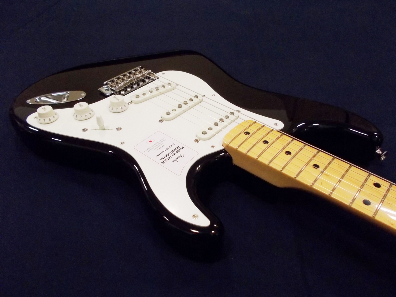 Fender Made in Japan Traditional 50s Stratocaster Maple Fingerboard Black  フェンダー